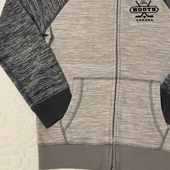 Roots Full Zip Hoodie - Size M Kids - Picture 2 of 10